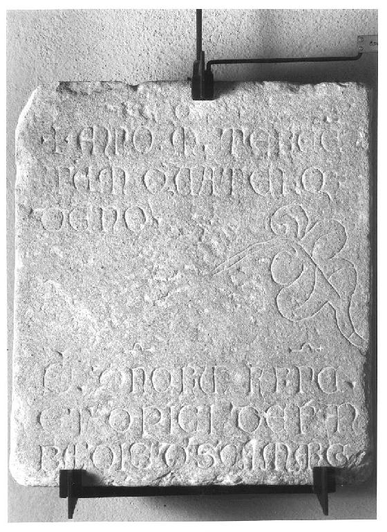 lapide - manifattura piacentina (sec. XIV)