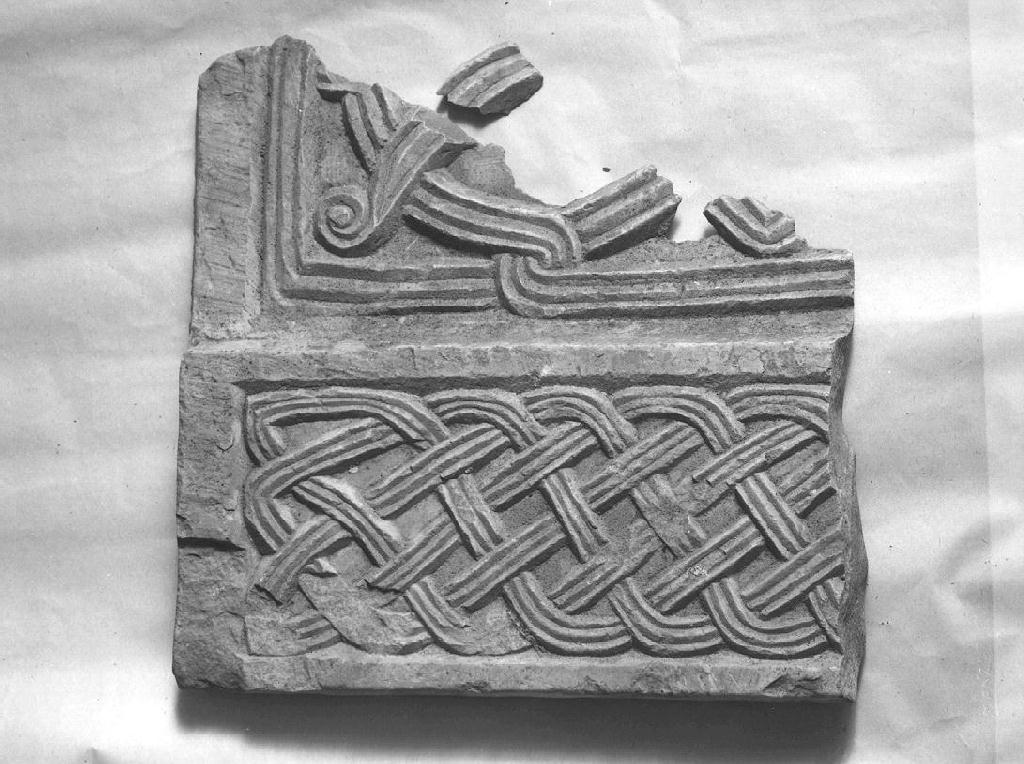 pluteo, frammento - ambito lombardo (sec. IX)