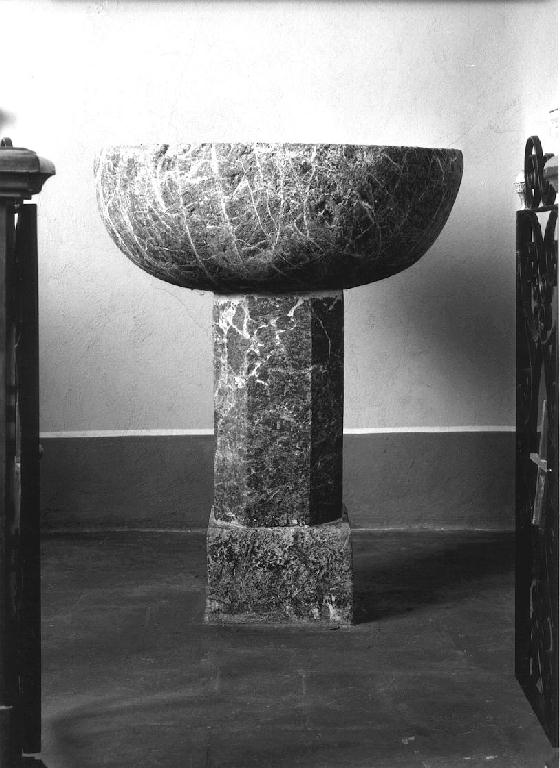 fonte battesimale - manifattura parmense (prima metà sec. XVIII)