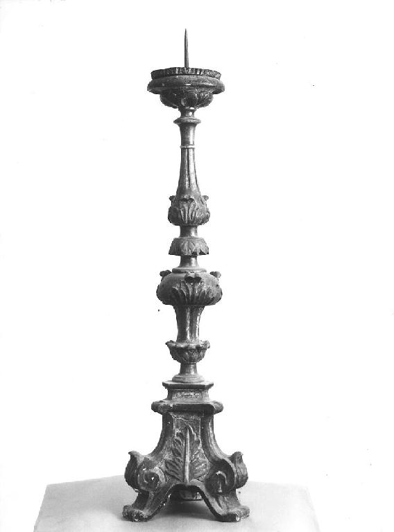 candeliere d'altare, serie - ambito piacentino (fine/inizio secc. XVIII/ XIX)