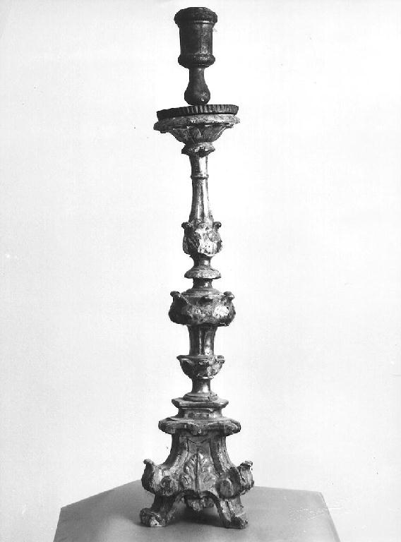 candeliere d'altare, serie - ambito piacentino (metà sec. XVIII)