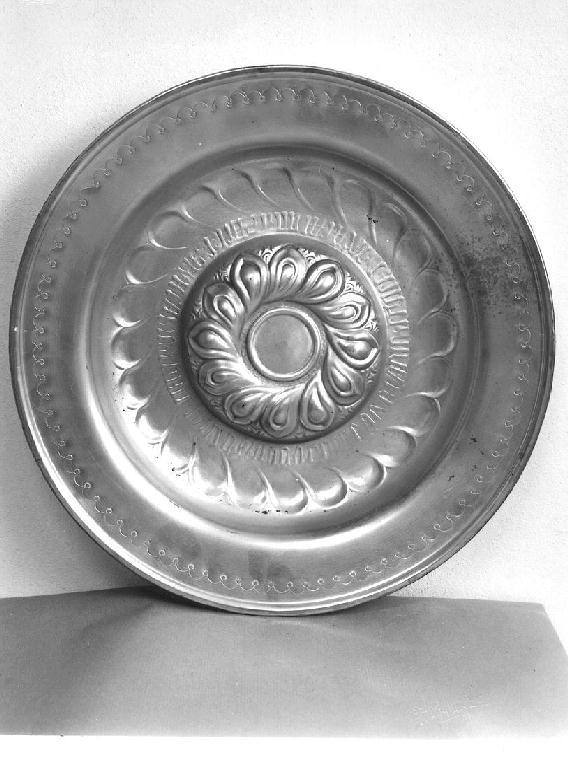 piatto - ambito piacentino (seconda metà sec. XX)