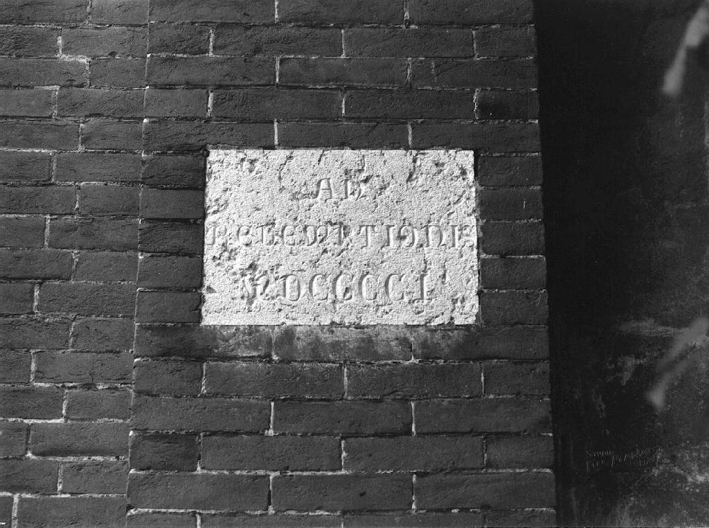 lapide - ambito piacentino (sec. XX)