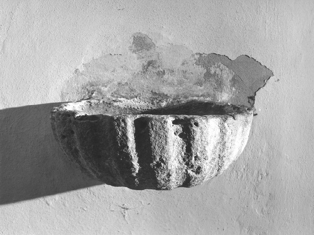 acquasantiera - ambito piacentino (fine sec. XIX)