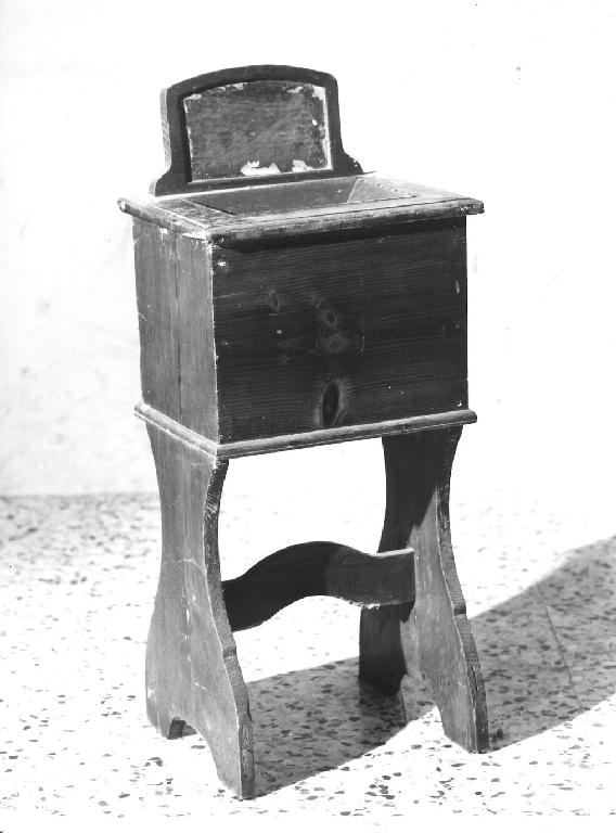 cassetta per elemosine - produzione piacentina (primo quarto sec. XX)