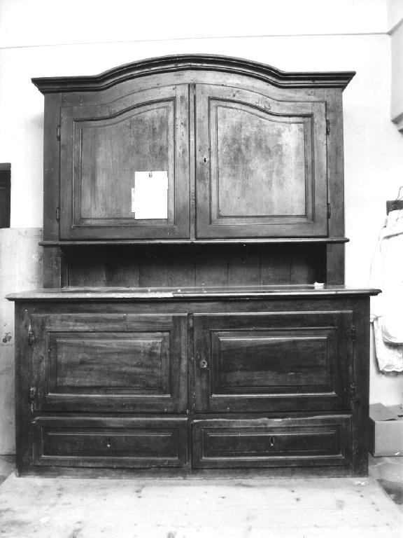 mobile da sacrestia con alzata - ambito piacentino (sec. XIX)