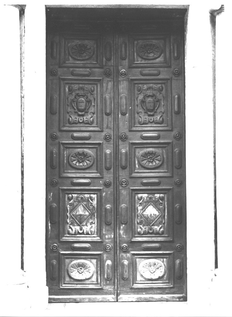 portone, elemento d'insieme - ambito piacentino (primo quarto sec. XVII)