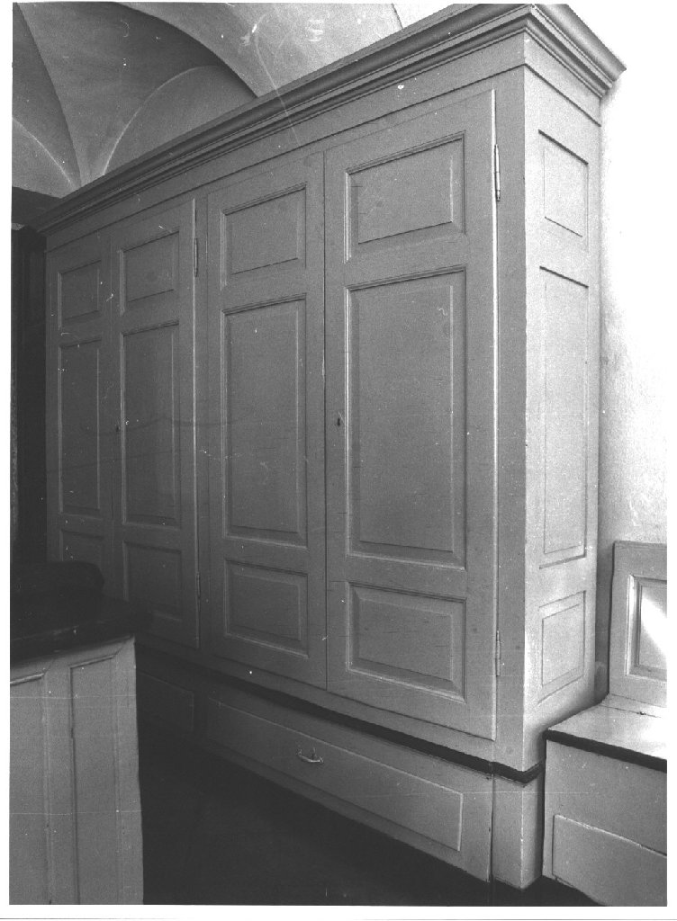 armadio - ambito piacentino (primo quarto sec. XIX)