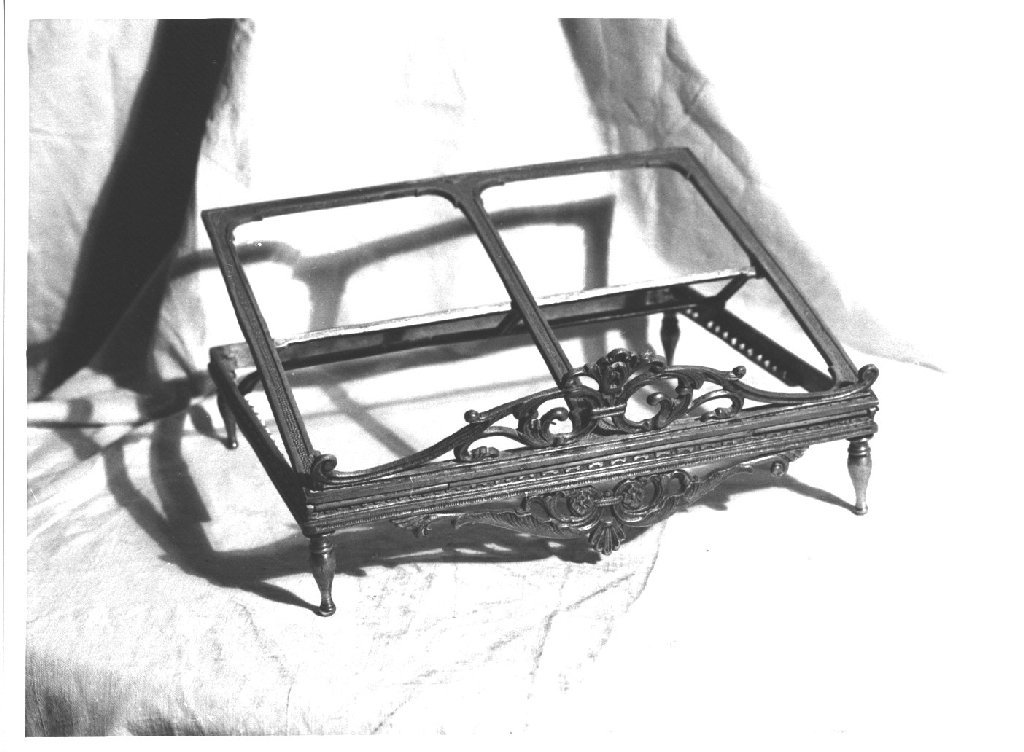 leggio d'altare - ambito piacentino (primo quarto sec. XX)