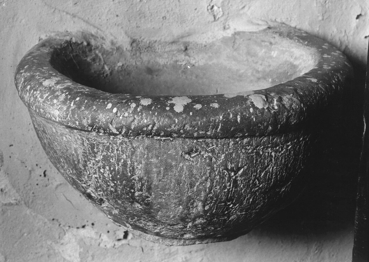 acquasantiera da parete - ambito piacentino (sec. XIX)