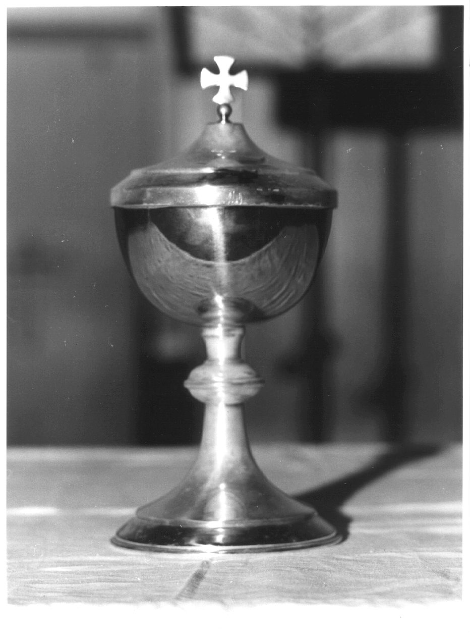 pisside - produzione piacentina (prima metà sec. XX)