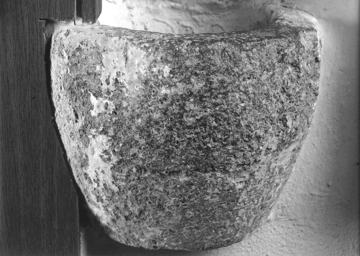 acquasantiera da parete - manifattura piacentina (sec. XIX)