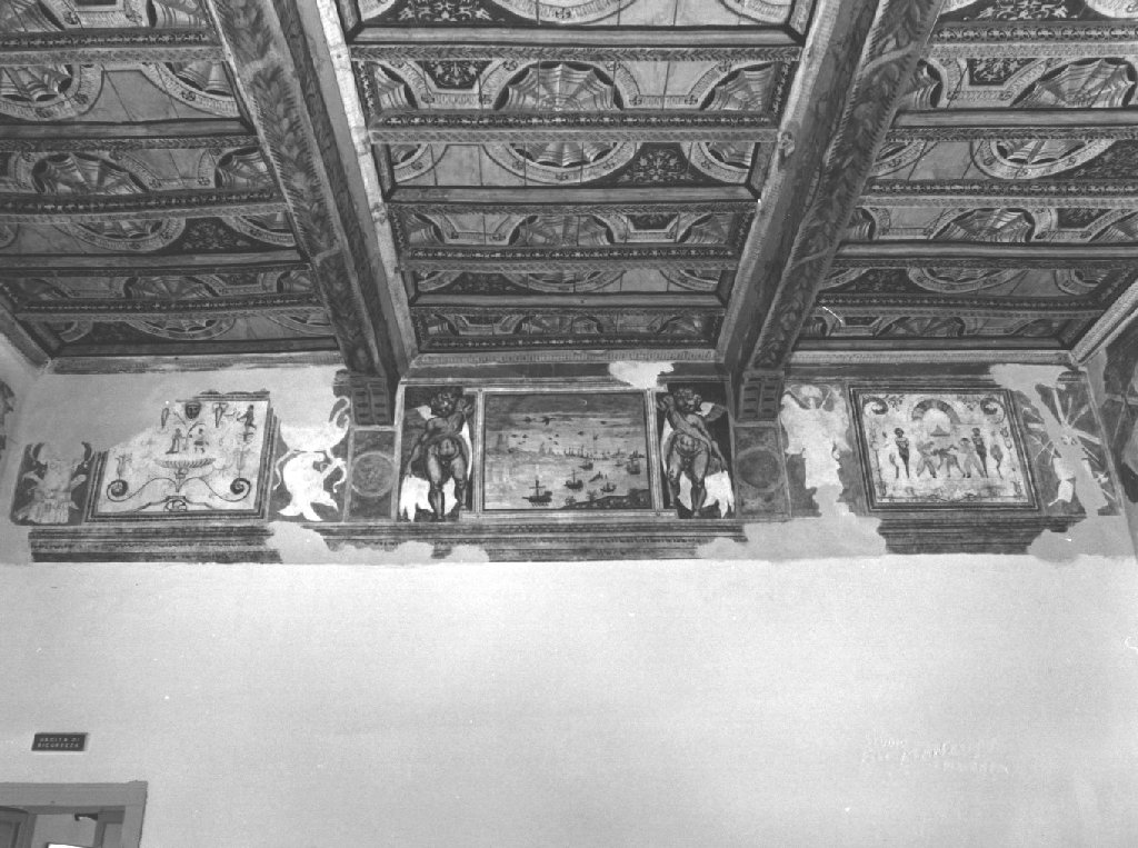 fregio con grottesche, vedute paesaggistiche, panopli e angeli (dipinto, complesso decorativo) - ambito emiliano (seconda metà sec. XVI)