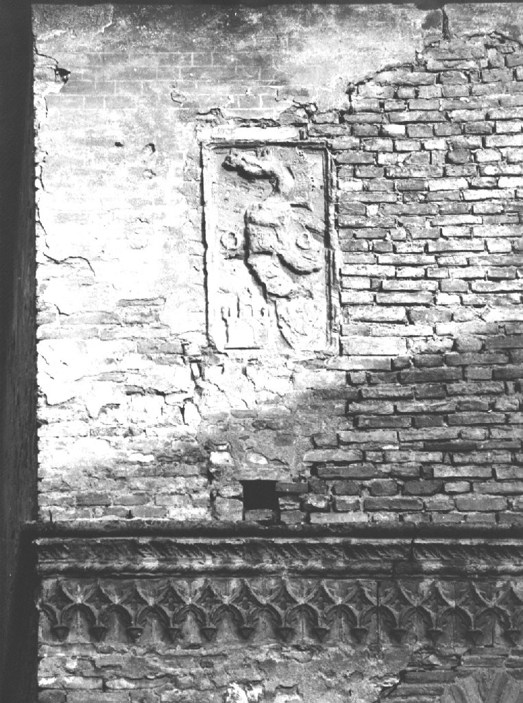 stemma gentilizio dei Visconti (rilievo, opera isolata) - ambito piacentino (sec. XV)