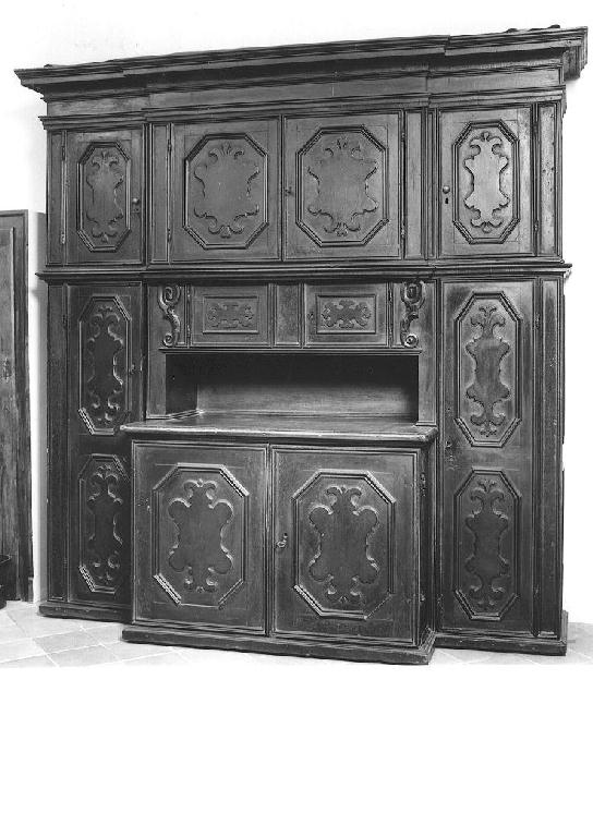 armadio da sacrestia - ambito piacentino (prima metà sec. XVIII)
