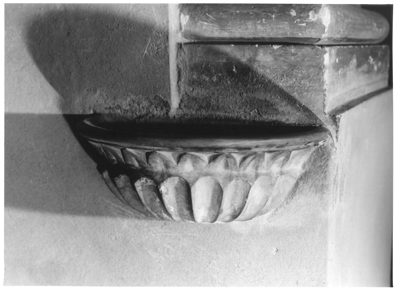 acquasantiera da parete - ambito piacentino (ultimo quarto sec. XVIII)