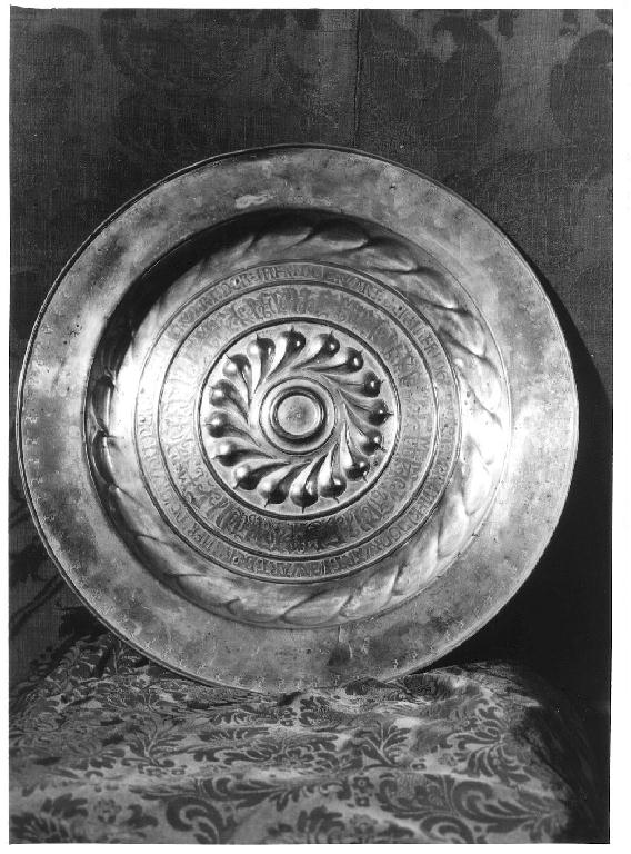 piatto per elemosine - produzione tedesca (fine sec. XVI)