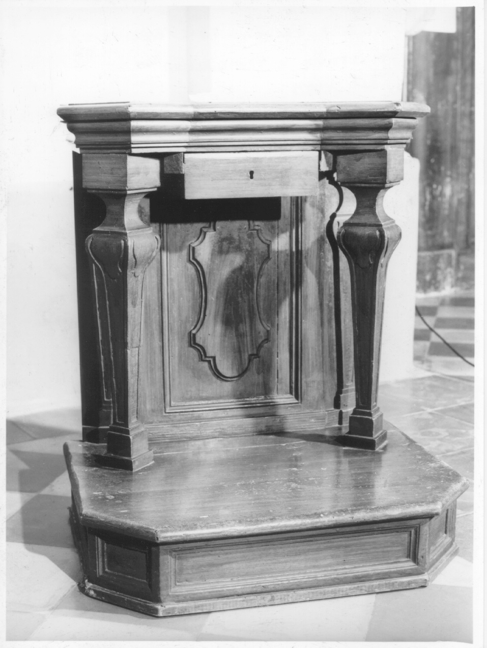 inginocchiatoio, serie - ambito emiliano (primo quarto sec. XX)