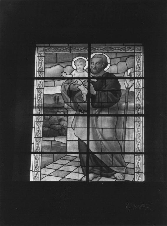 San Giuseppe e Gesù Bambino (vetrata) di Albertella Mario (sec. XX)
