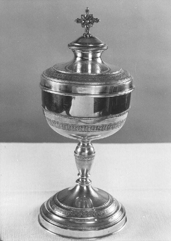 pisside - produzione Italia settentrionale (primo quarto sec. XX)