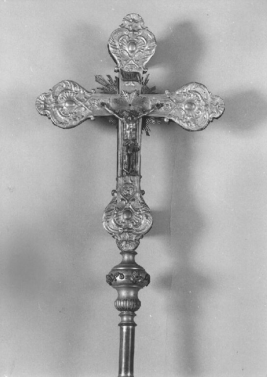 croce processionale - produzione Italia settentrionale (prima metà sec. XX)