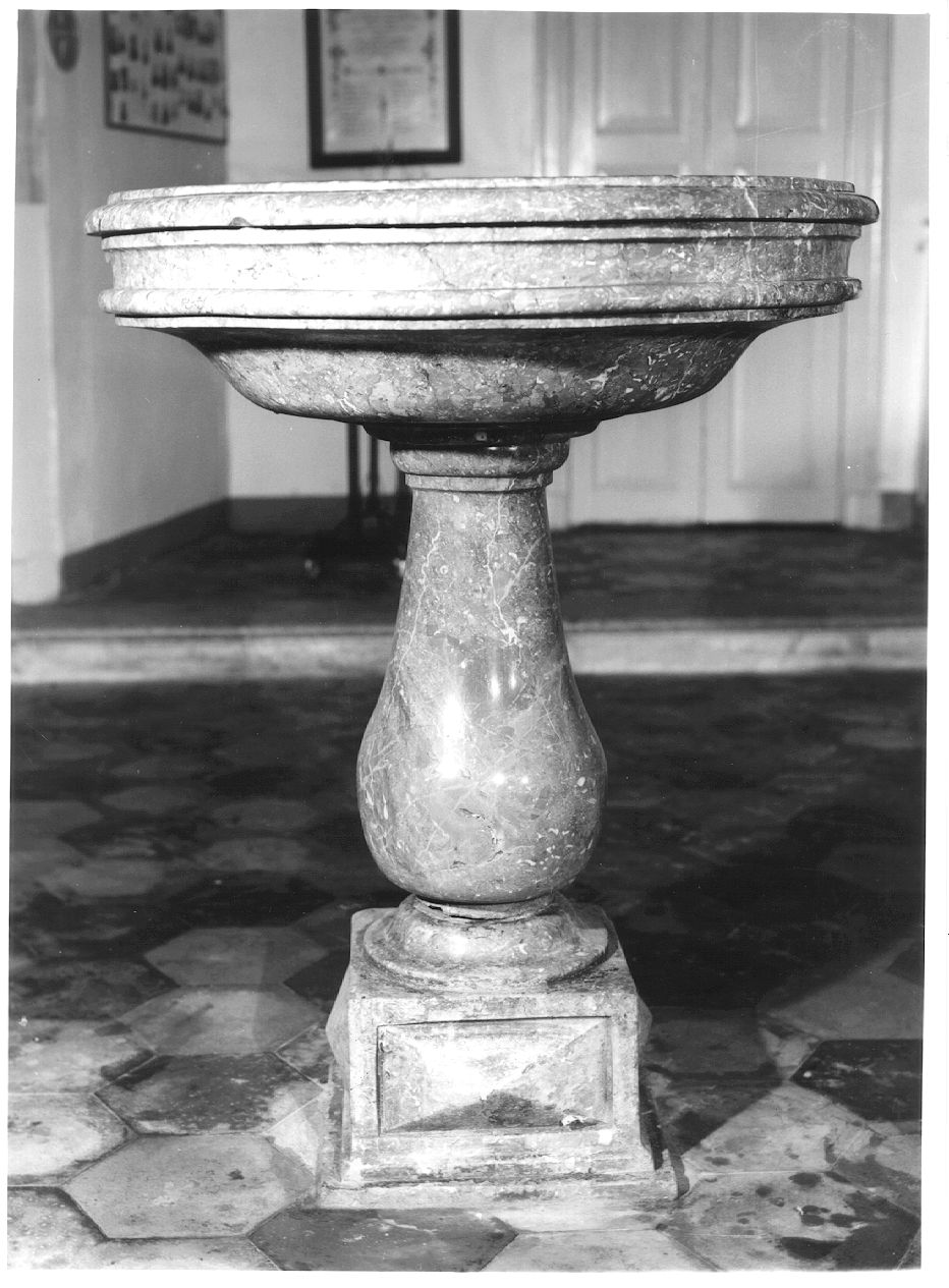 acquasantiera - a fusto - ambito piacentino (inizio sec. XIX)