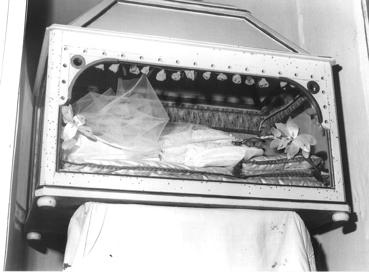 urna - produzione Italia settentrionale (primo quarto sec. XX)