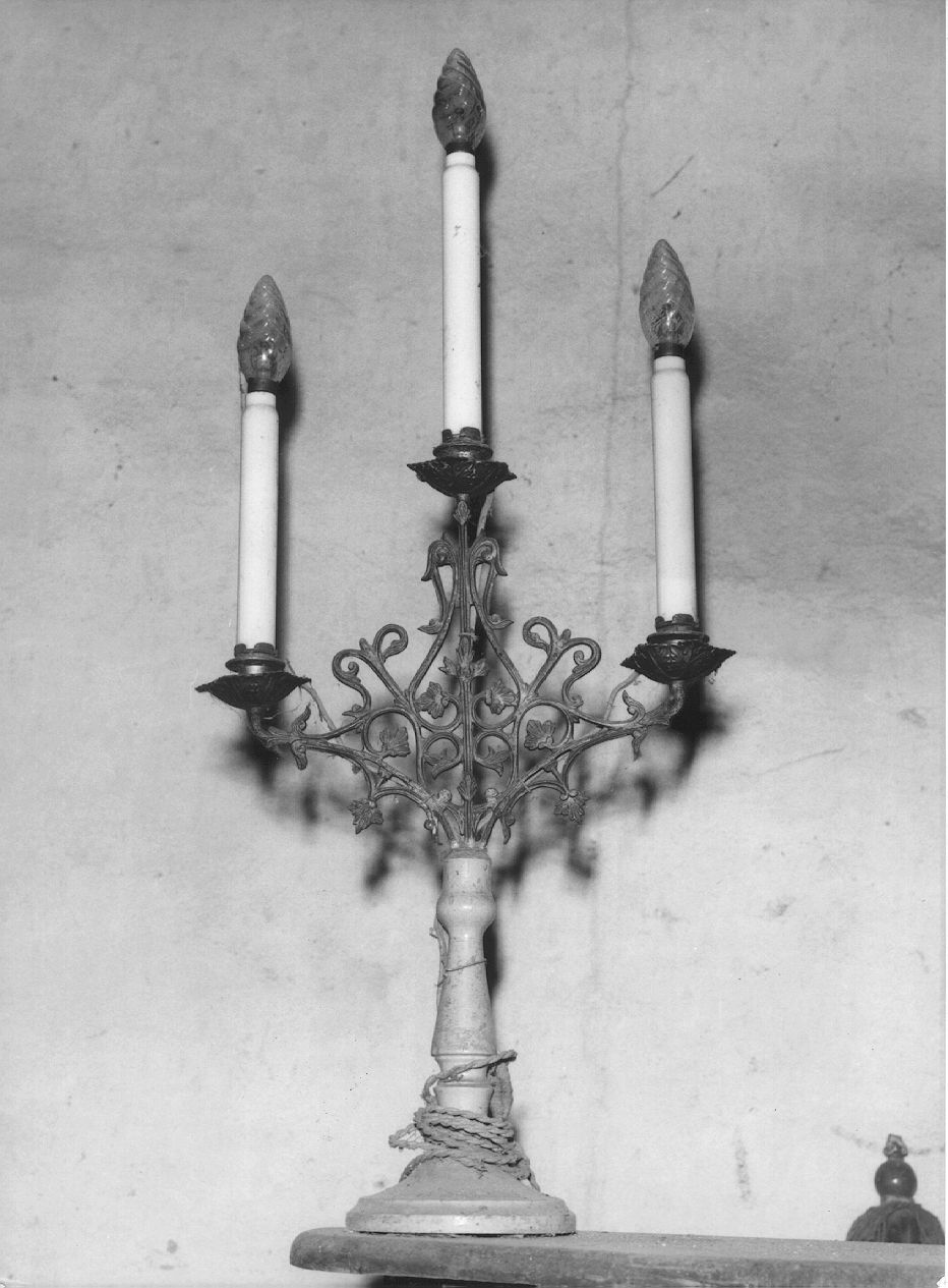 candelabro - produzione Italia settentrionale (prima metà sec. XX)