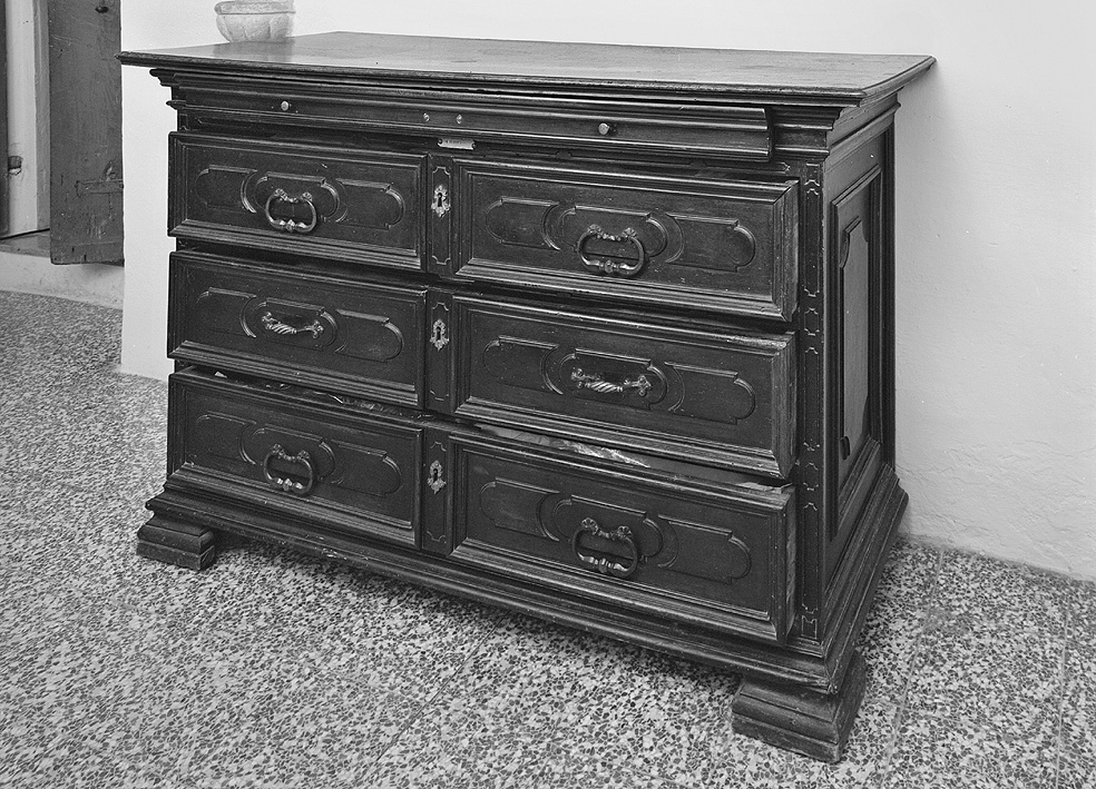 cassettone - ambito piacentino (fine/inizio secc. XVII/ XVIII)