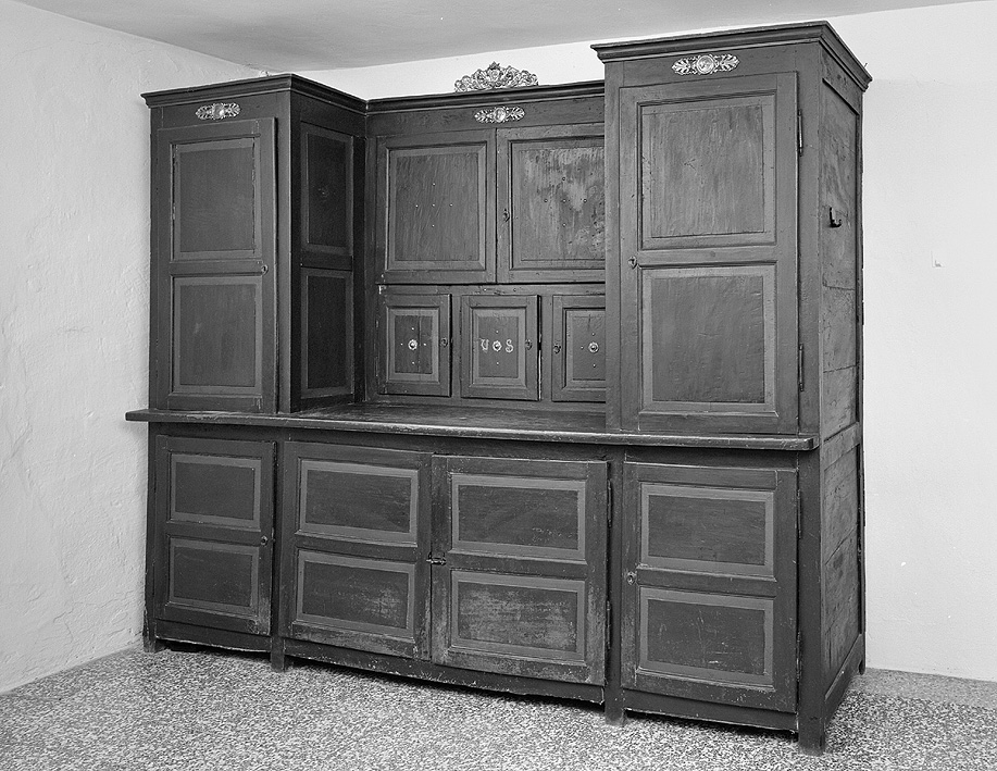 mobile da sacrestia - ambito piacentino (sec. XIX)