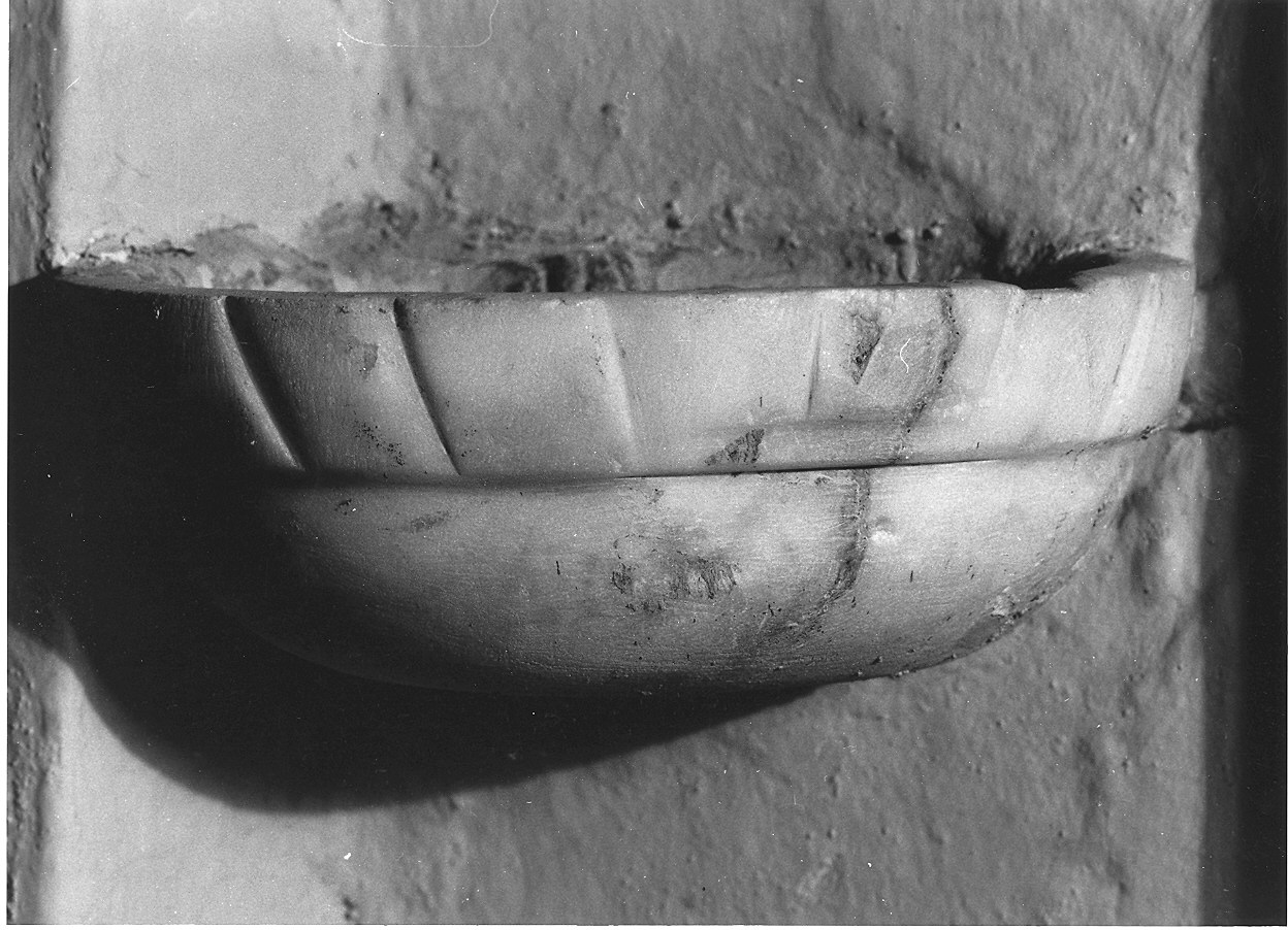 acquasantiera - ambito carrarese (sec. XIX)