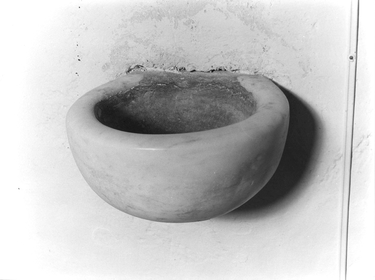 acquasantiera da parete - ambito piacentino (sec. XIX)