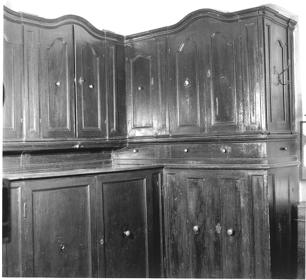 armadio da sacrestia - ambito parmense (inizio sec. XVIII)