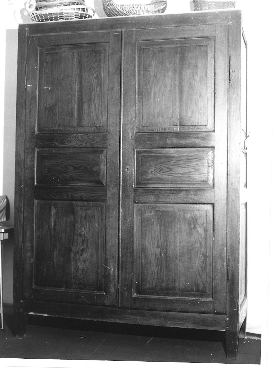 armadio - ambito parmense (prima metà sec. XIX)