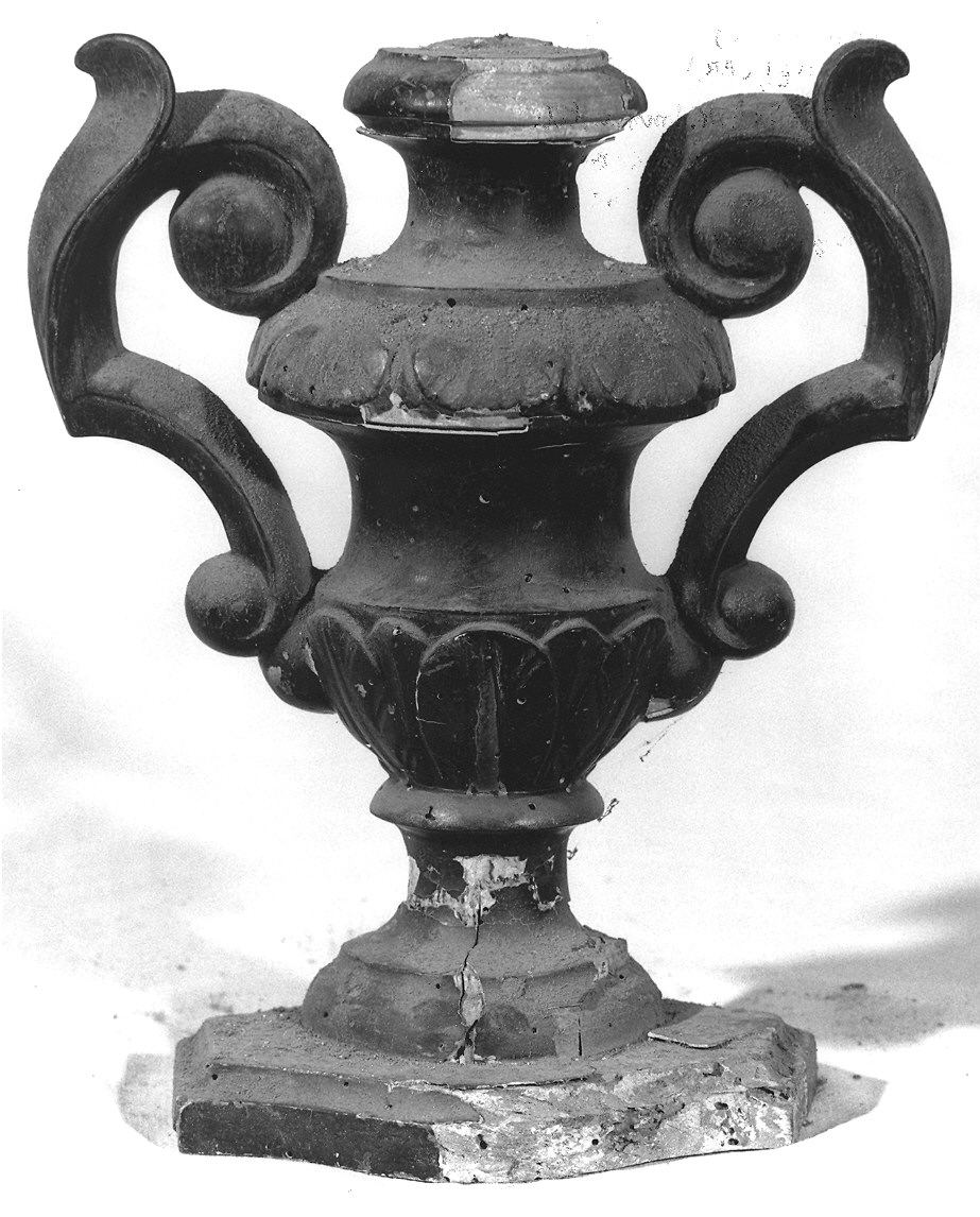 vaso d'altare con composizione floreale, serie - ambito parmense (sec. XVIII)