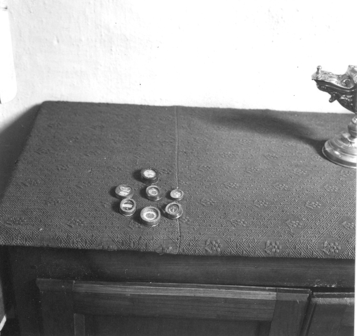 reliquiario a capsula - a medaglione, serie - ambito parmense (fine/inizio secc. XVIII/ XIX)