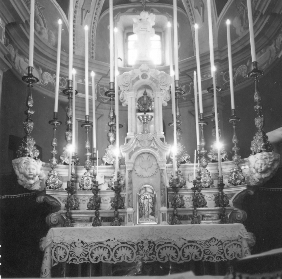 altare maggiore di Lazzarini Alessandro (sec. XX)