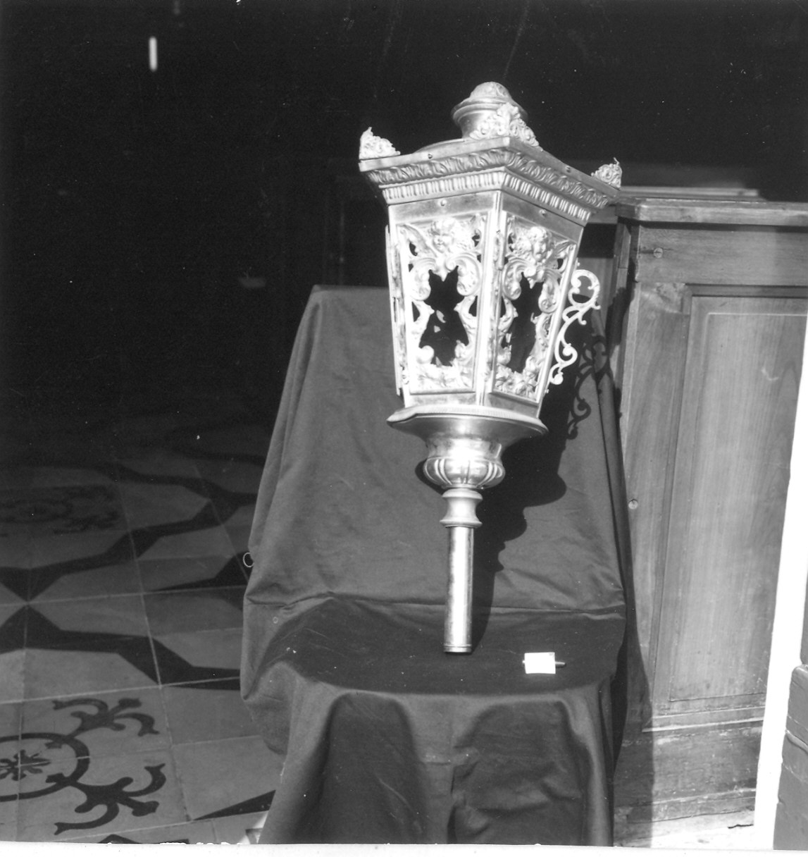 lampioncino processionale, coppia - ambito parmense (inizio sec. XX)