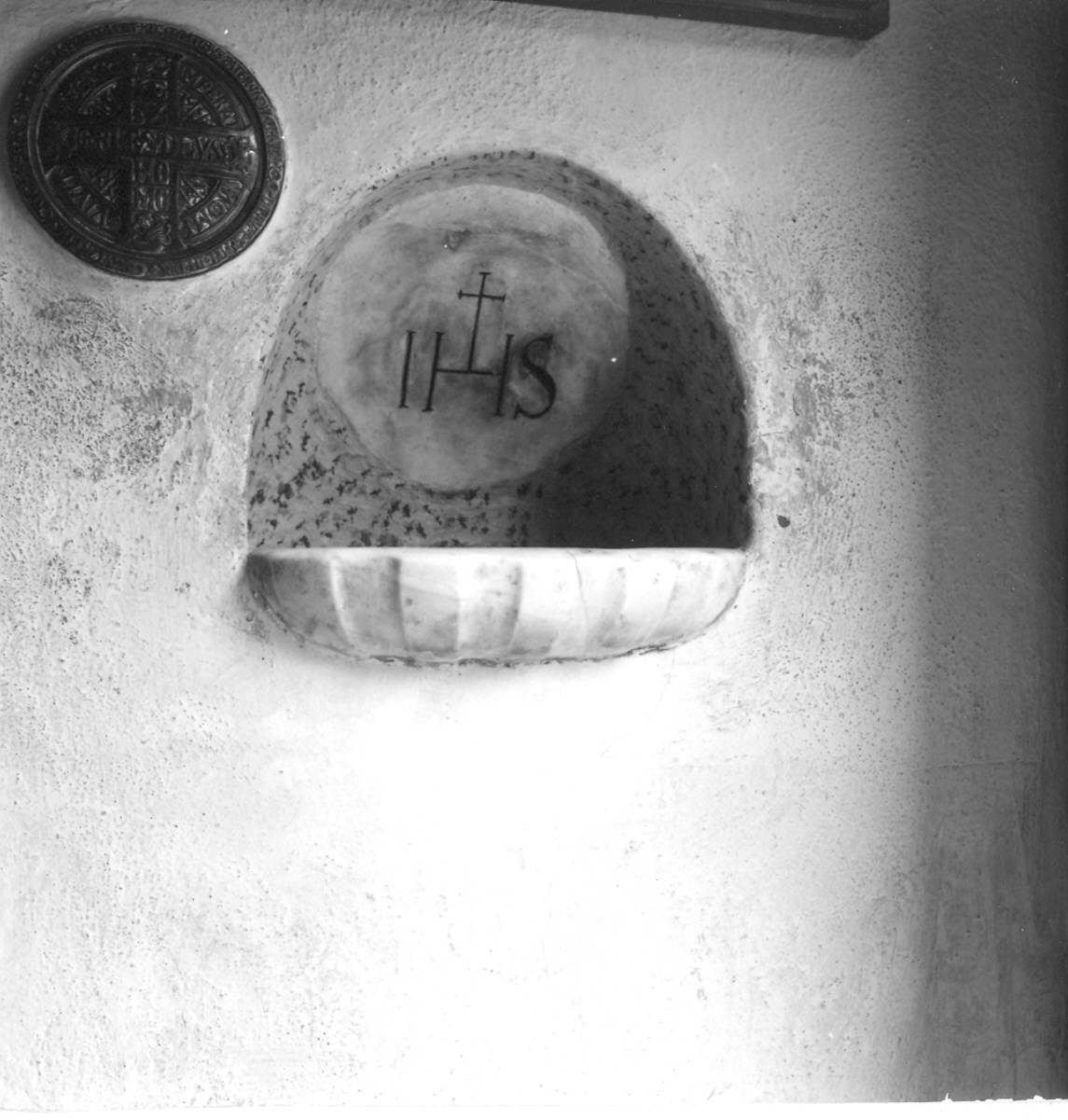 acquasantiera da parete - ambito parmense (sec. XIX)