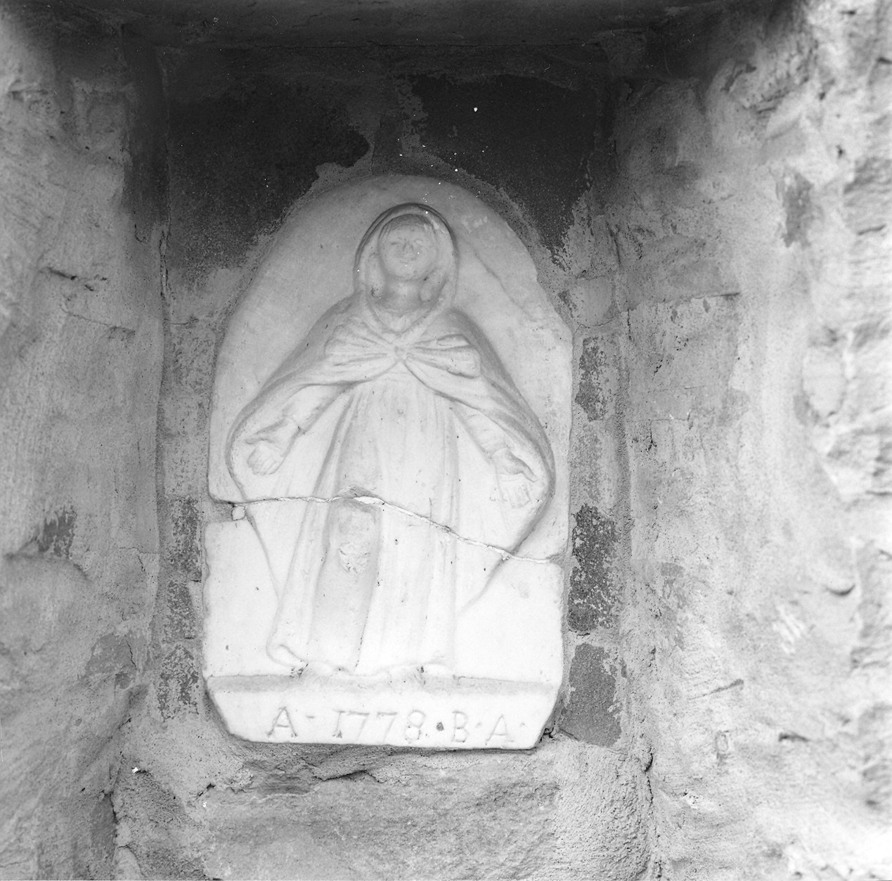 Maestà Bonfanti, Madonna dei Sette Dolori (formella, opera isolata) - ambito carrarese (sec. XVIII)