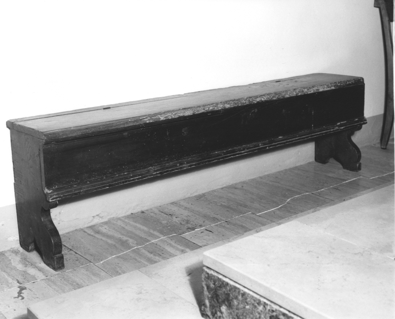 cassapanca, serie - ambito parmense (prima metà sec. XVIII)