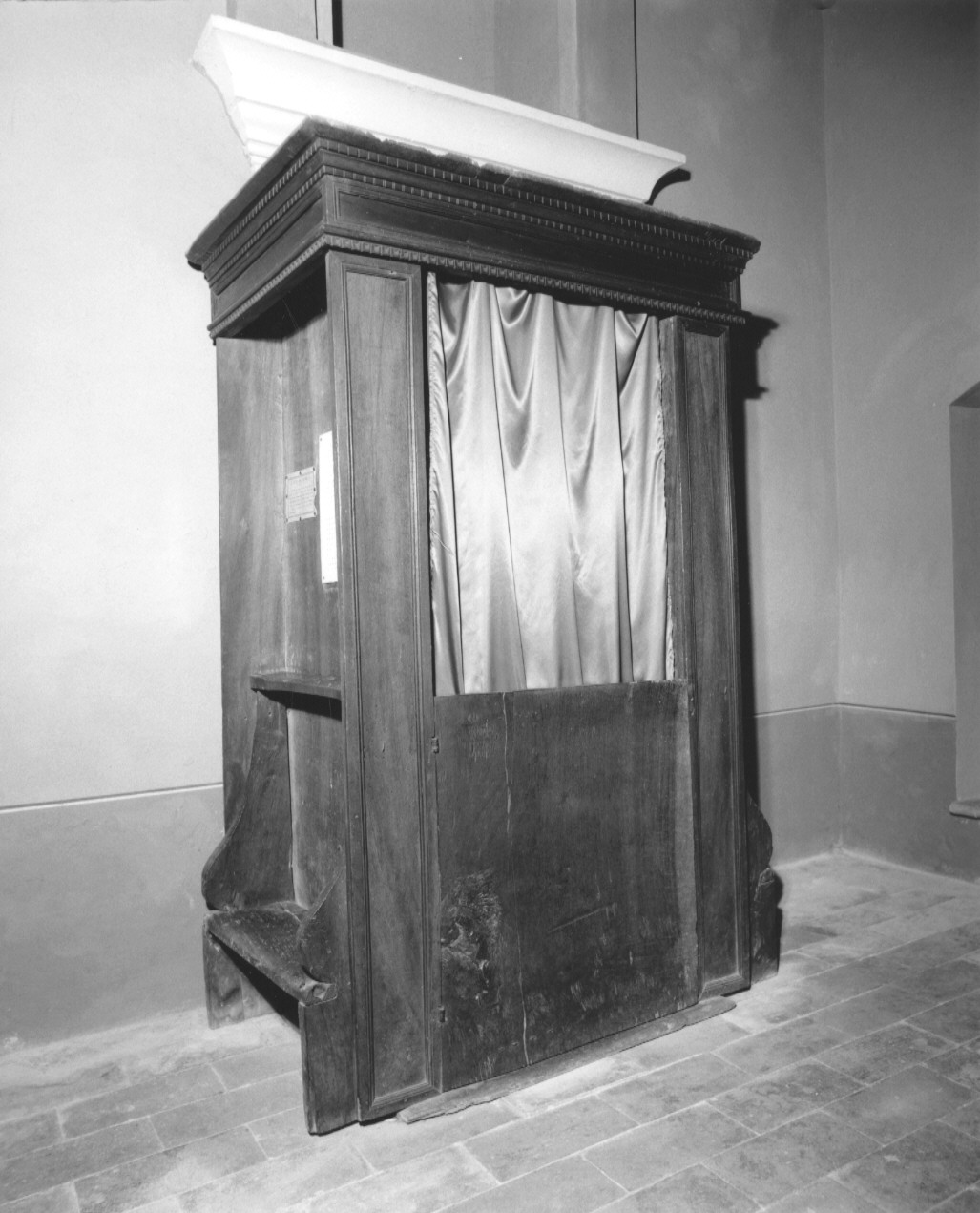 confessionale - ambito parmense (primo quarto sec. XVIII)