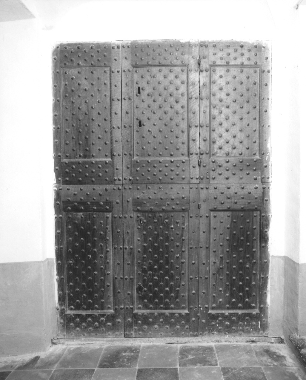 armadio per vasi sacri - ambito parmense (prima metà sec. XVIII)