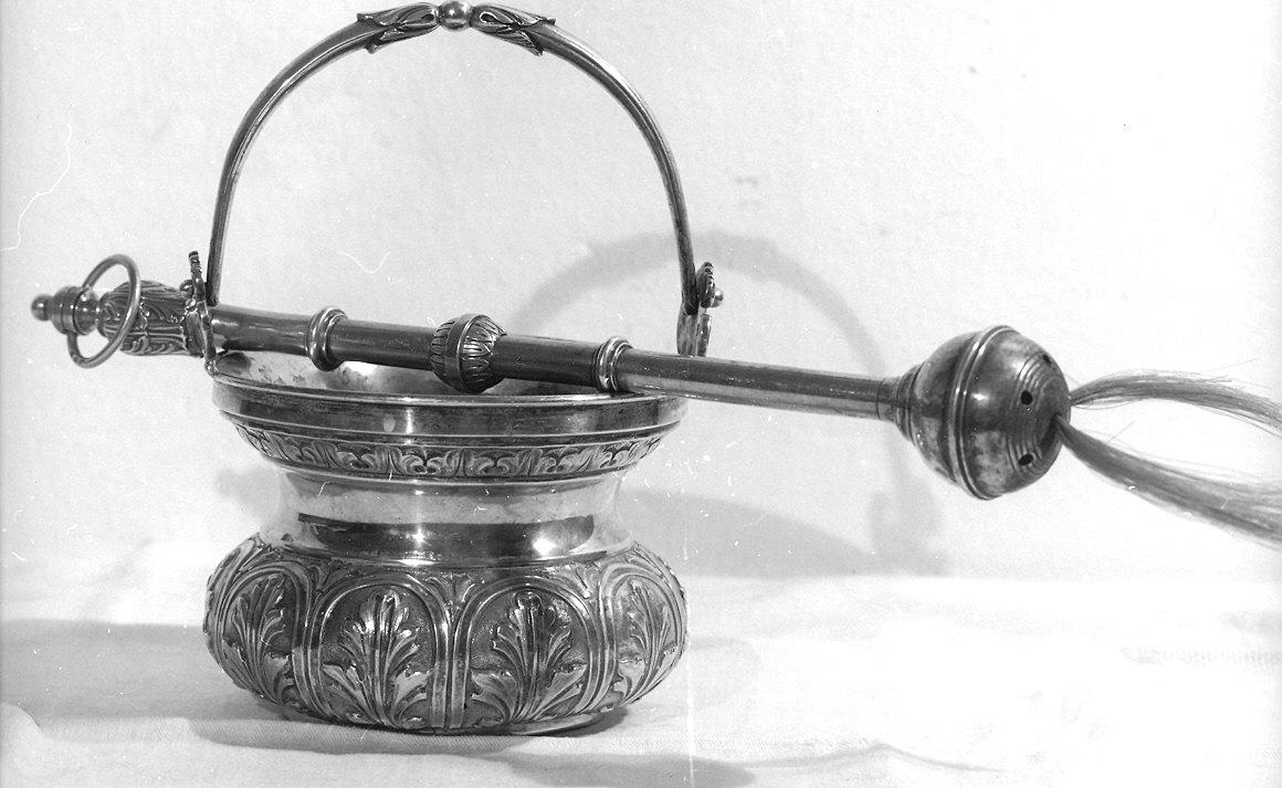 secchiello per l'acqua benedetta di Tosi Giovanni (terzo quarto sec. XX)