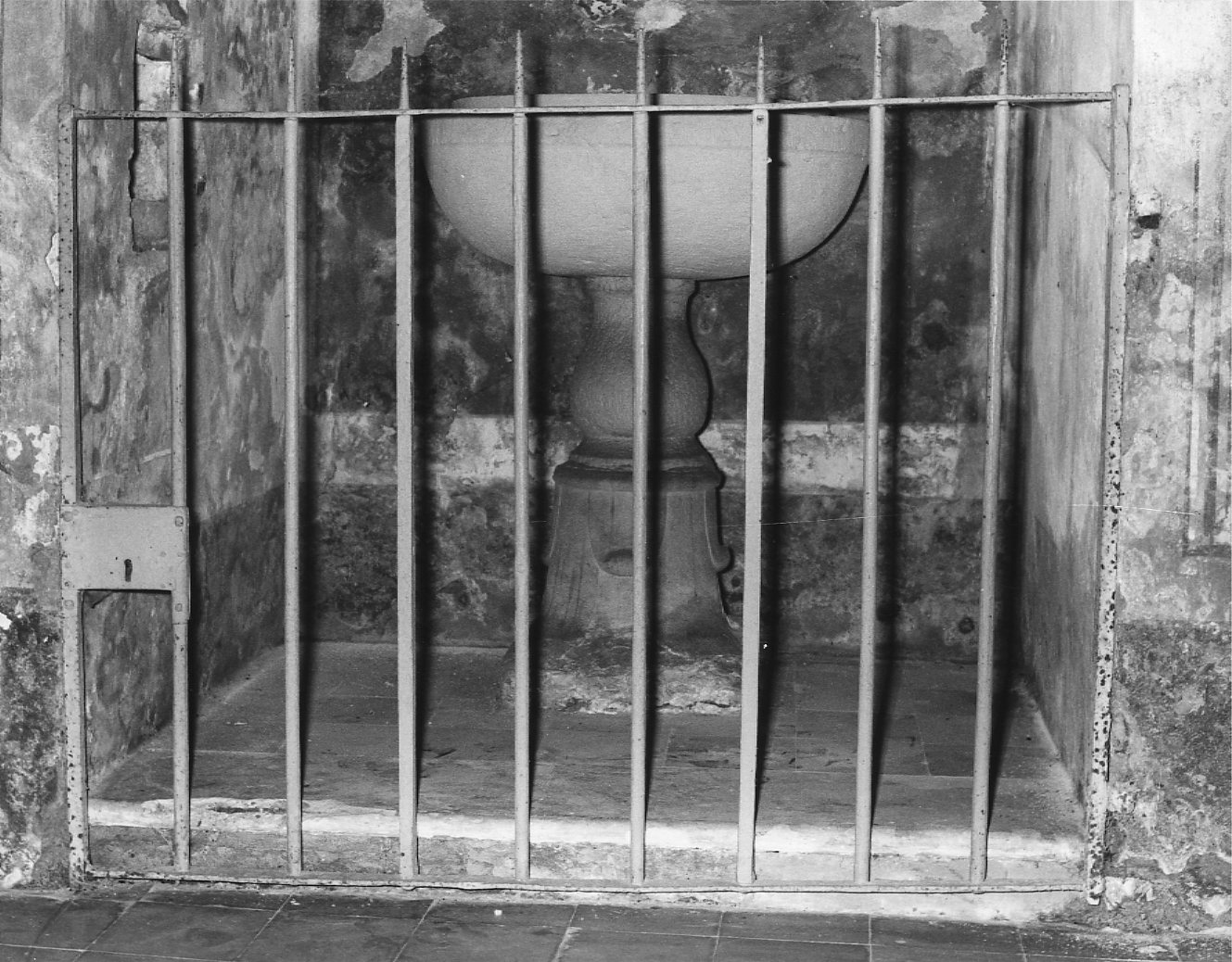 cancellata del fonte battesimale - ambito piacentino (prima metà sec. XX)