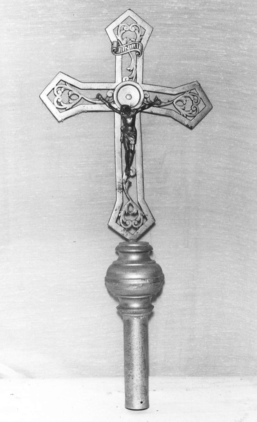 croce astile - produzione italiana (prima metà sec. XX)