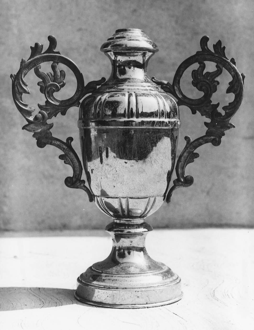 vaso d'altare, serie - produzione italiana (prima metà sec. XX)