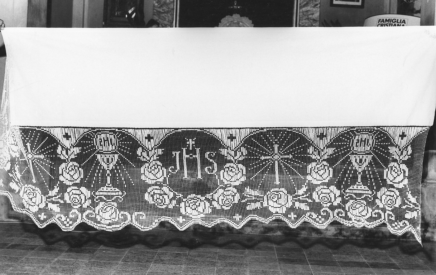 tovaglia da comunione - manifattura emiliana (prima metà sec. XX)