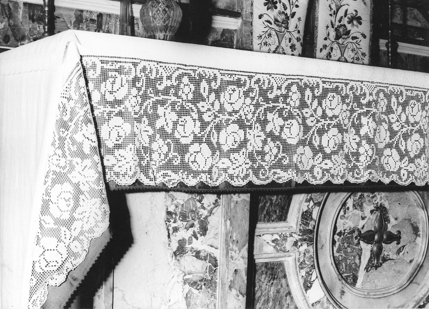 tovaglia d'altare - manifattura emiliana (fine/inizio secc. XIX/ XX)