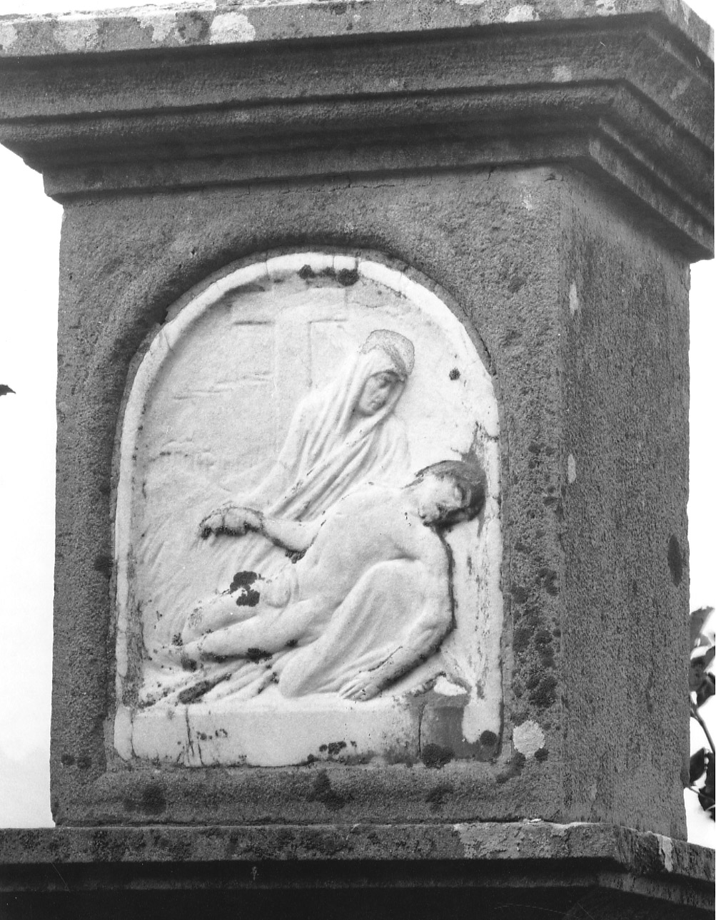 pietà, pietà (formella) - ambito parmense (sec. XX)